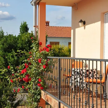 Guest house Secret Garden Medulin